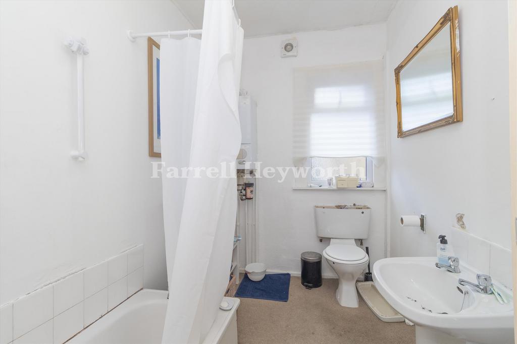 Flat 21a Bathroom