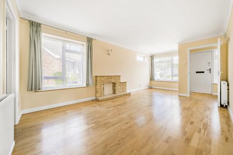 8 Quakers Way, Fairlands, Guildford, GU3 3NF