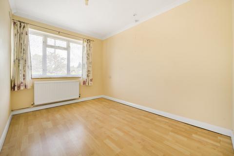 8 Quakers Way, Fairlands, Guildford, GU3 3NF