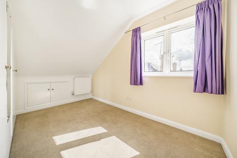 8 Quakers Way, Fairlands, Guildford, GU3 3NF