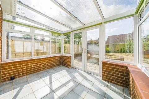 8 Quakers Way, Fairlands, Guildford, GU3 3NF