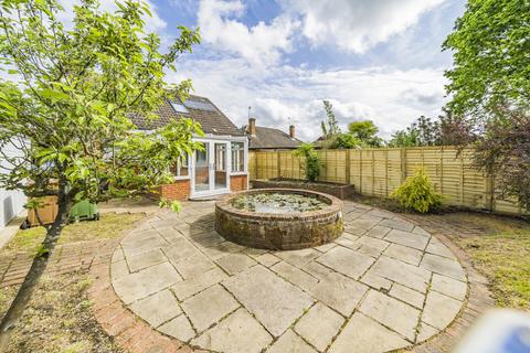 8 Quakers Way, Fairlands, Guildford, GU3 3NF