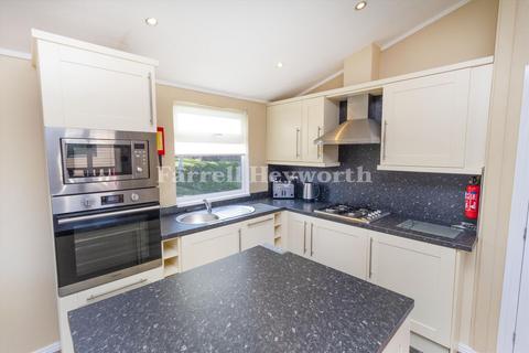 2 bedroom property for sale, Dock Acres, Carnforth LA6