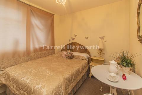 2 bedroom flat for sale, Derby Road, Thornton Cleveleys FY5
