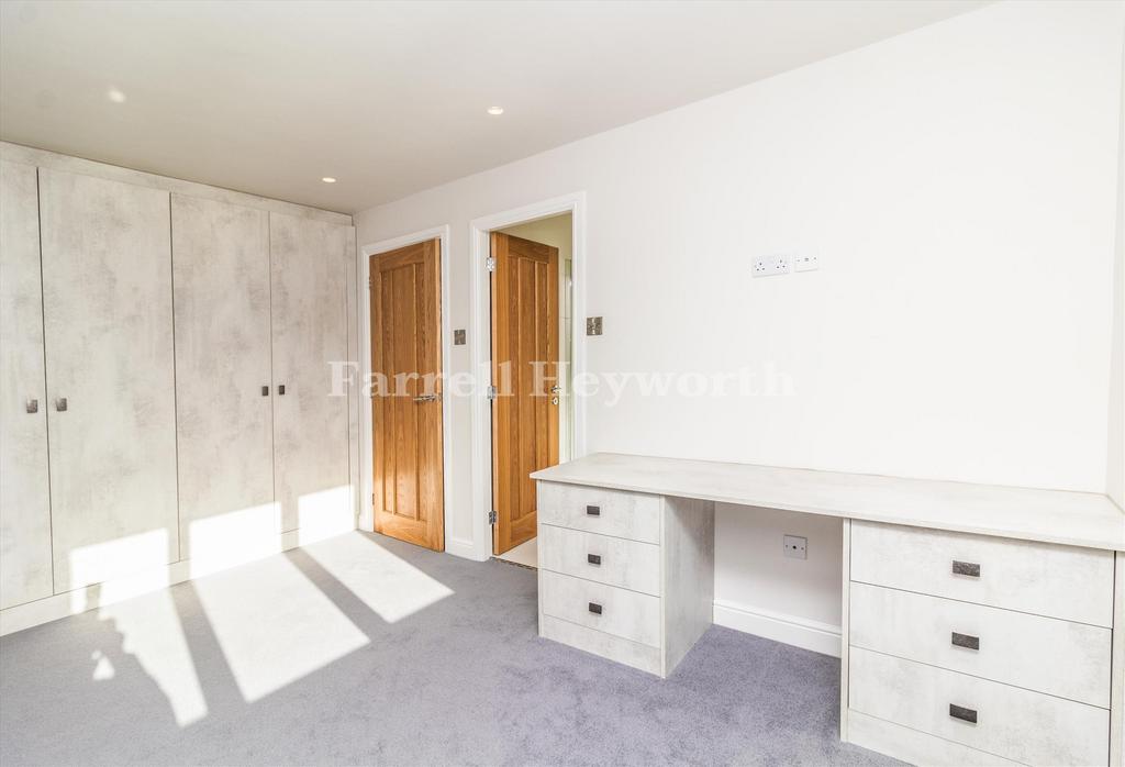 Bedroom 1 image 3 ne