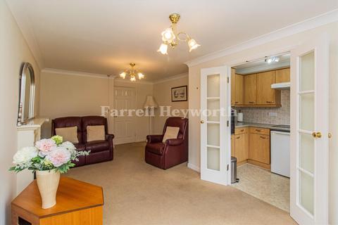 2 bedroom flat for sale, Sandbriggs Court, Preston PR3
