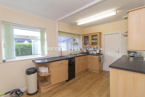 2 bedroom bungalow for sale, Lonsdale Avenue, Morecambe LA4