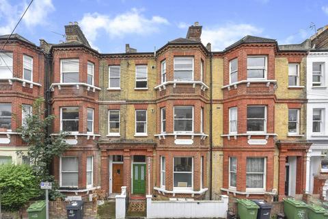 2 bedroom flat to rent, Handforth Road, Oval, London, SW9