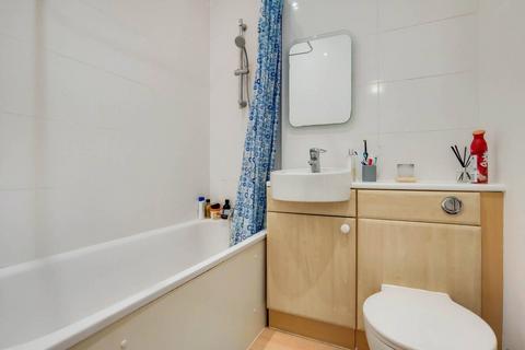 1 bedroom flat to rent, Clapham Road, Stockwell, London, SW9
