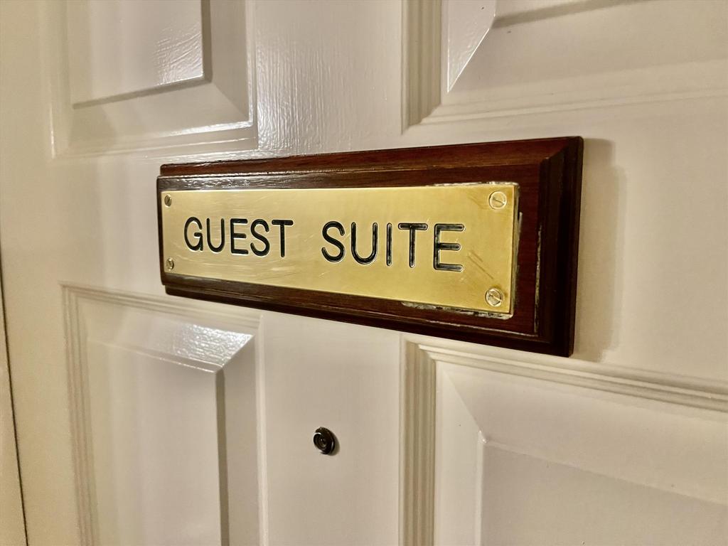 Guest suite