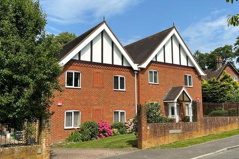 2 bedroom maisonette for sale, Beech Road, Haslemere, Surrey, GU27