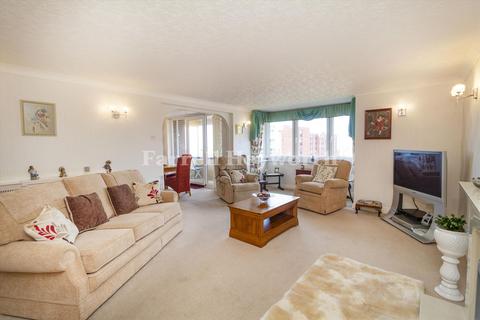 2 bedroom flat for sale, St. Annes Road West, Lytham St. Annes FY8