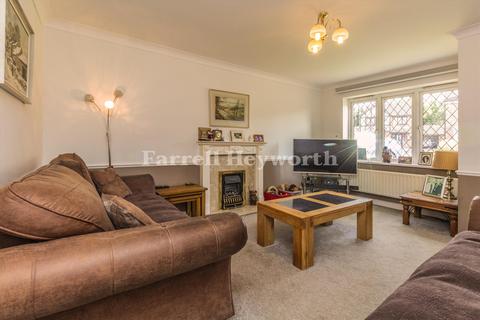 45 Ashdown Drive, Clayton Le Woods, Chorley, PR6 7SQ