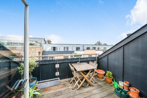 2 bedroom flat for sale, Charles Street, Archway