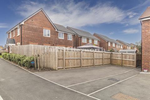 3 bedroom house for sale, Alvis Close, Leyland PR25