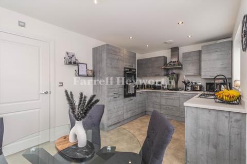 1 Alvis Close, Farington, Leyland, PR25 3DL
