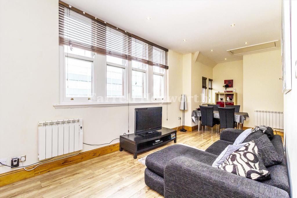 Open plan living vie