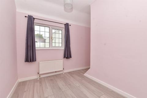 2 bedroom maisonette for sale, Dickensons Lane, South Norwood