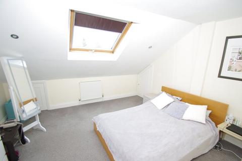 1 bedroom flat to rent, Burberry Court, 190 Harwoods Road, WATFORD, WD18