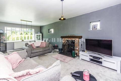 221 Tag Lane, Ingol, Preston, PR2 3TY