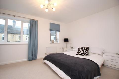 2 bedroom terraced house to rent, Midland Road, Peterborough PE3