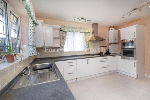 4 bedroom bungalow for sale, Wentworth Drive, Thornton Cleveleys FY5