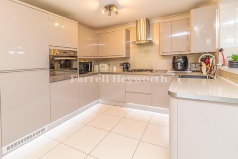 22 Oaklands Drive, Penwortham, Preston, PR1 0XY