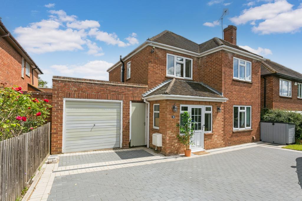 Bridle Road, Maidenhead 3 bed detached house for sale £750,000