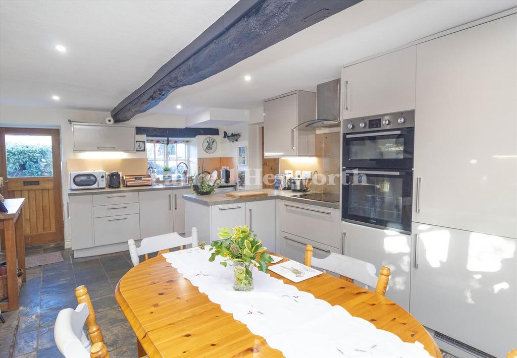 Kitchen Dining 4