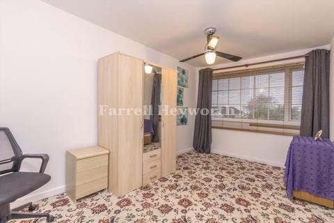 3 Chiltern Close, Horwich, Bolton, BL6 7NN