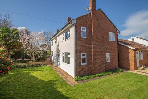4 bedroom detached house for sale, 43 Common Road, Claygate, KT10