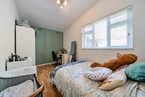 1 bedroom bungalow for sale, Hilversum Crescent, London