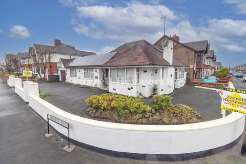 2 bedroom bungalow for sale, Wolverton Avenue, Blackpool FY2