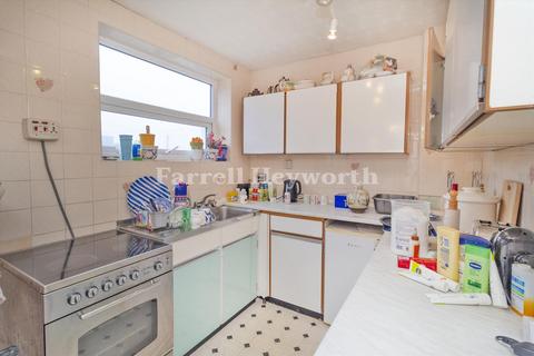 104 Beach Road, Thornton-cleveleys, FY5 1EH