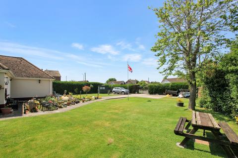 4 bedroom detached bungalow for sale, St. Marys Road, New Romney TN28