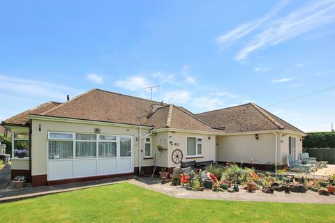 4 bedroom detached bungalow for sale, St. Marys Road, New Romney TN28