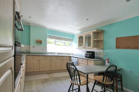 4 bedroom detached bungalow for sale, St. Marys Road, New Romney TN28