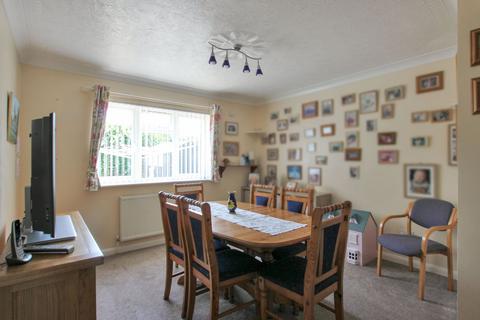 4 bedroom detached bungalow for sale, St. Marys Road, New Romney TN28