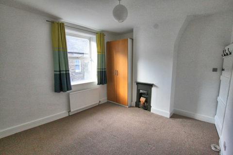 2 bedroom terraced house to rent, Adlington Road, Bollington