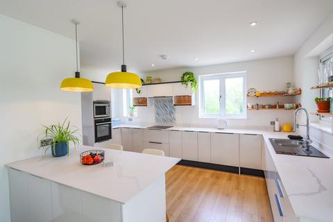 4 bedroom detached house for sale, Kent Street, Sedlescombe, TN33