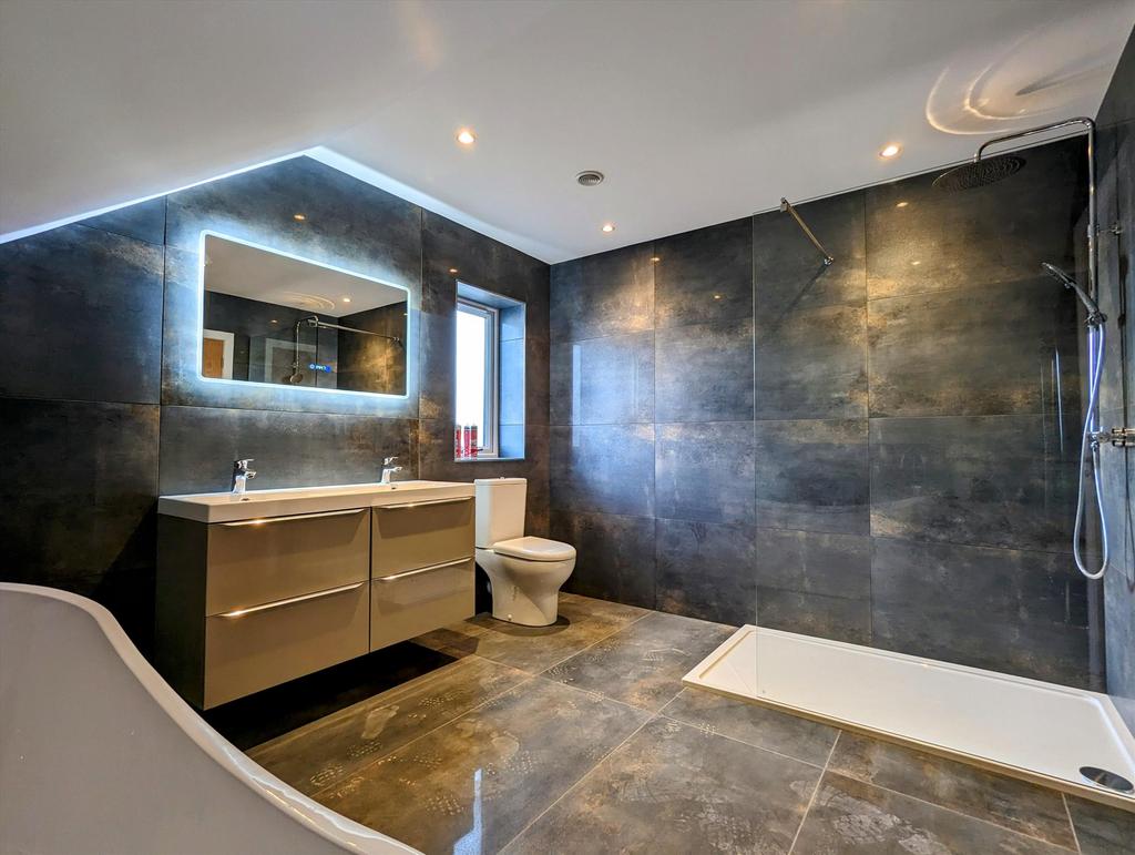 Master En Suite New