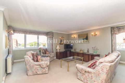 2 bedroom flat for sale, St Annes Road West, Lytham St. Annes FY8