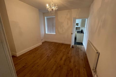 2 bedroom terraced house to rent, Victoria Street, Willenhall, WV13 1DW