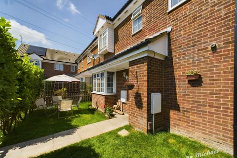 2 bedroom cluster house for sale, Iris Close, Aylesbury, Buckinghamshire