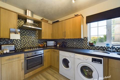 2 bedroom cluster house for sale, Iris Close, Aylesbury, Buckinghamshire