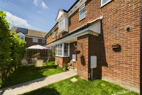 6 Iris Close, Aylesbury, HP21 8YZ