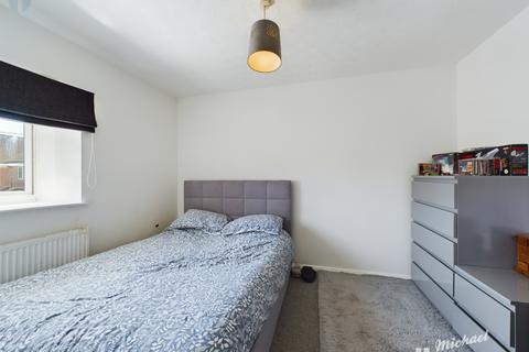 6 Iris Close, Aylesbury, HP21 8YZ