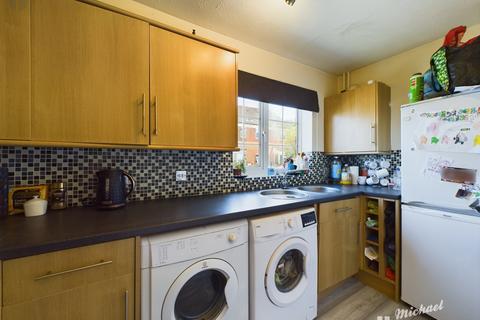 6 Iris Close, Aylesbury, HP21 8YZ
