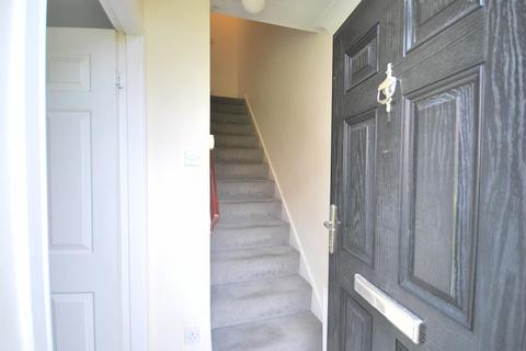 2 bedroom mews to rent, Hollins Mews, BL9 8DE