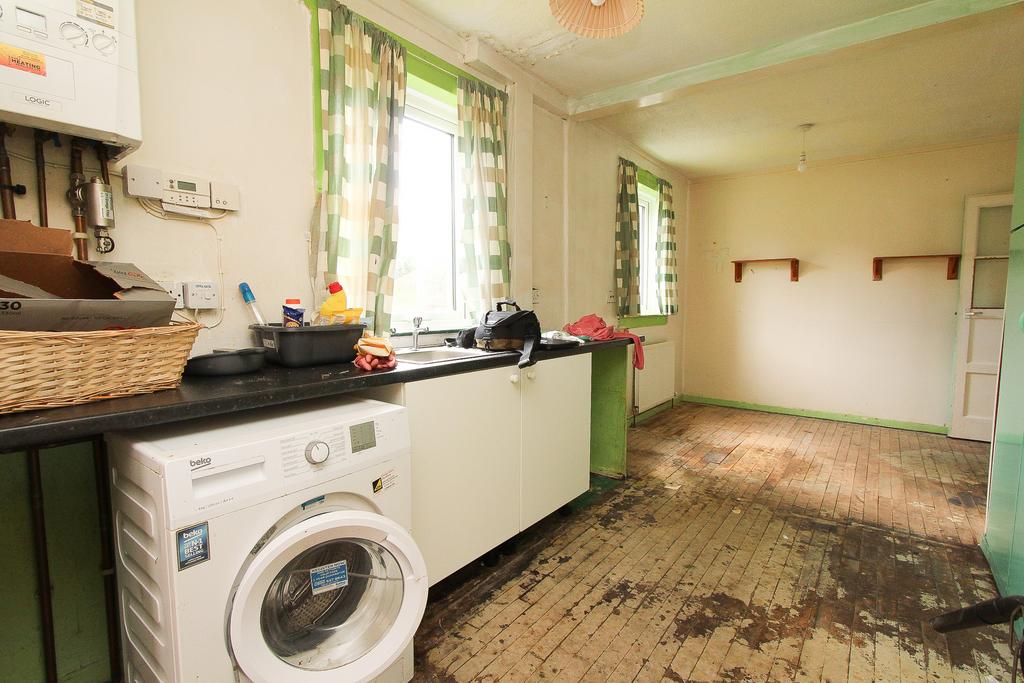 25 Queens Drive, Stranraer DG9 3 bed semidetached house for sale £95,000